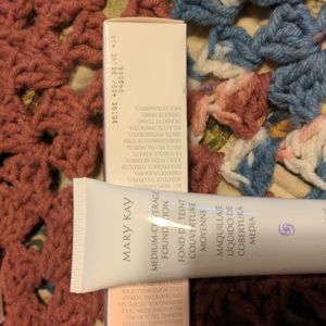 Mary Kay medium-coverage foundation beige 400, 1floz